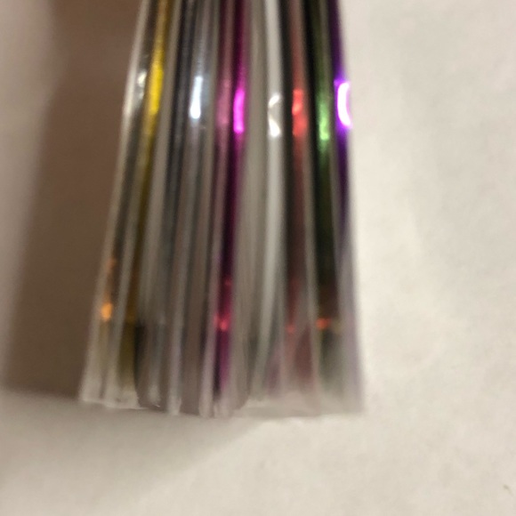 China Glaze “Stripe ‘Em” 10 Vibrant Rolls of Colour (Nail Art) - Picture 2 of 5